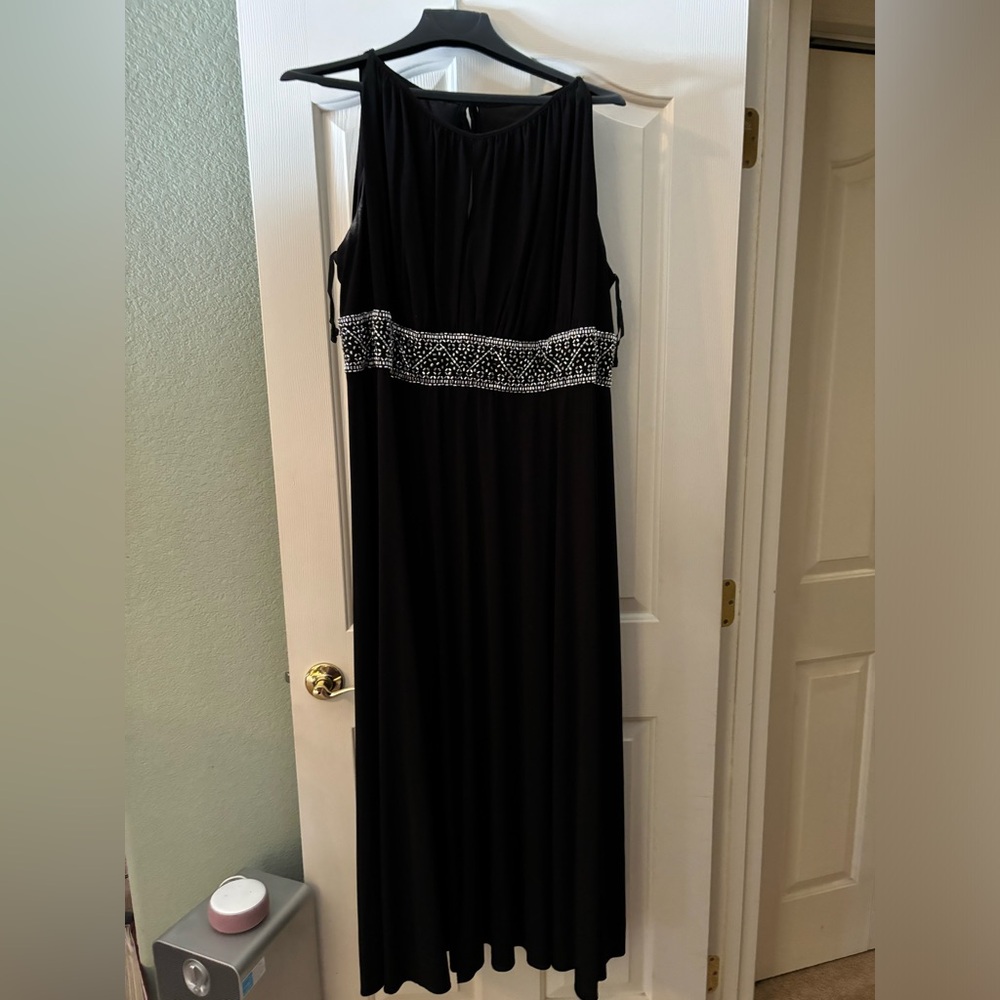 Jessica London cocktail dress. Beautiful with rhinestone details at the waist.